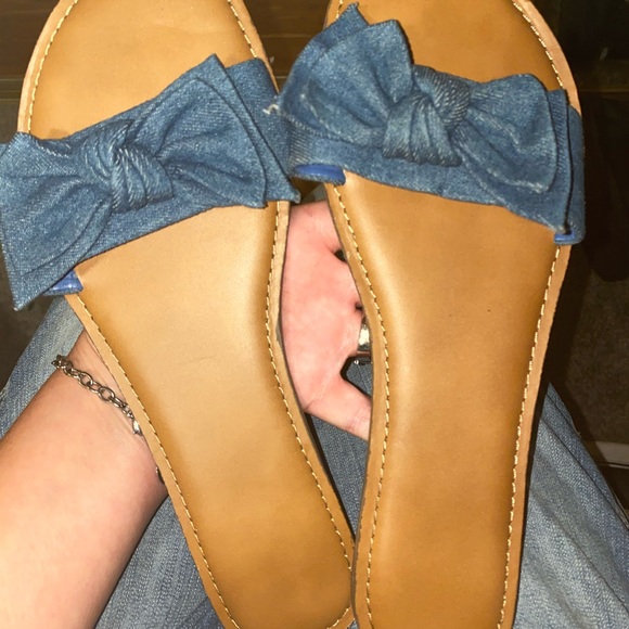 Jean Bow Tie Flat Sandals Size 11 - Picture 2 of 4